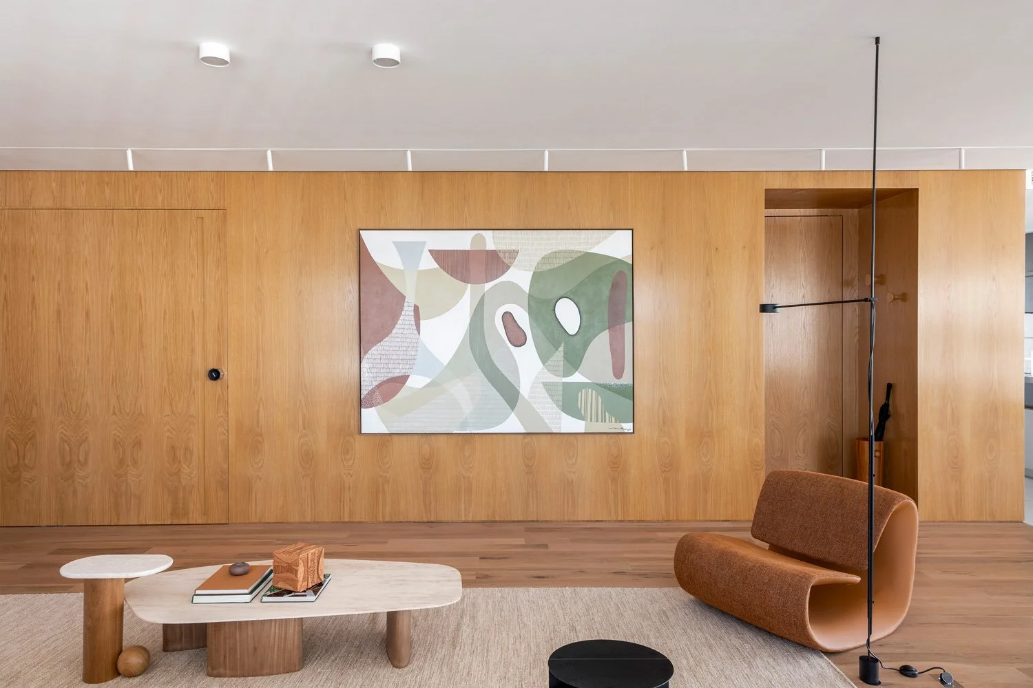 RIPAS APARTMENT || How Exposed Concrete Columns Defined a São Paulo Apartment Renovation