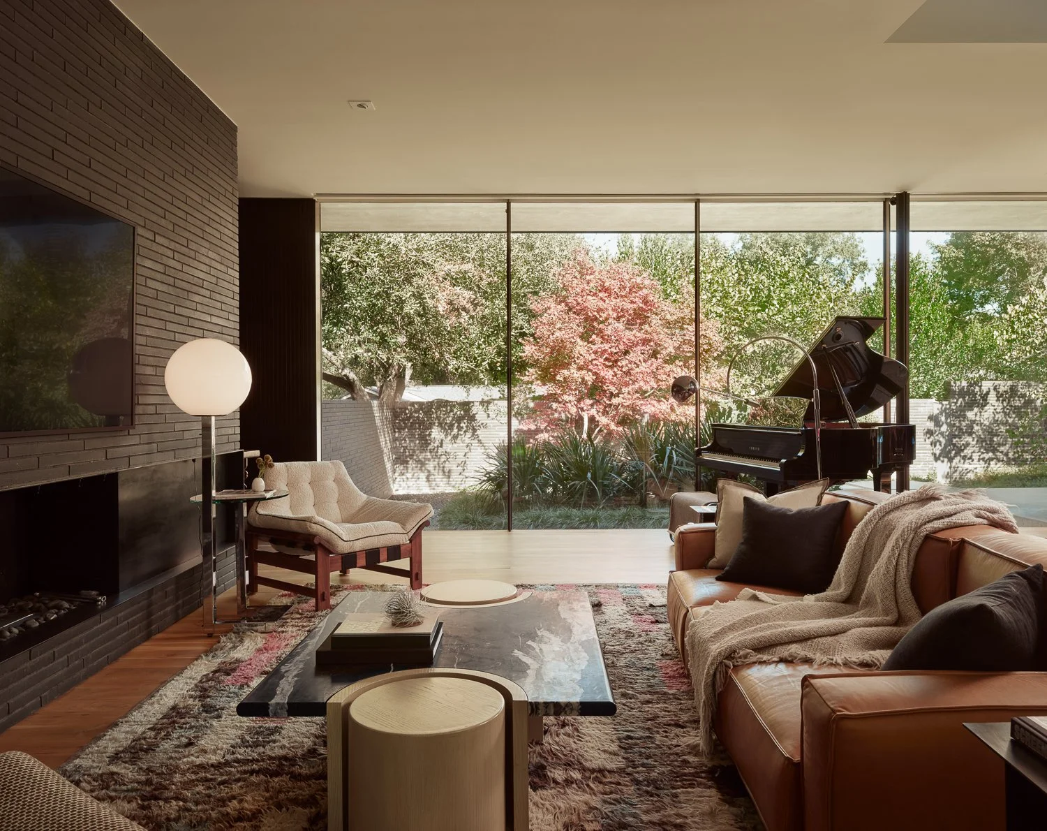 Tarrytown Residence || An Austin Home Where Understated Materials Meet Unexpected Delight