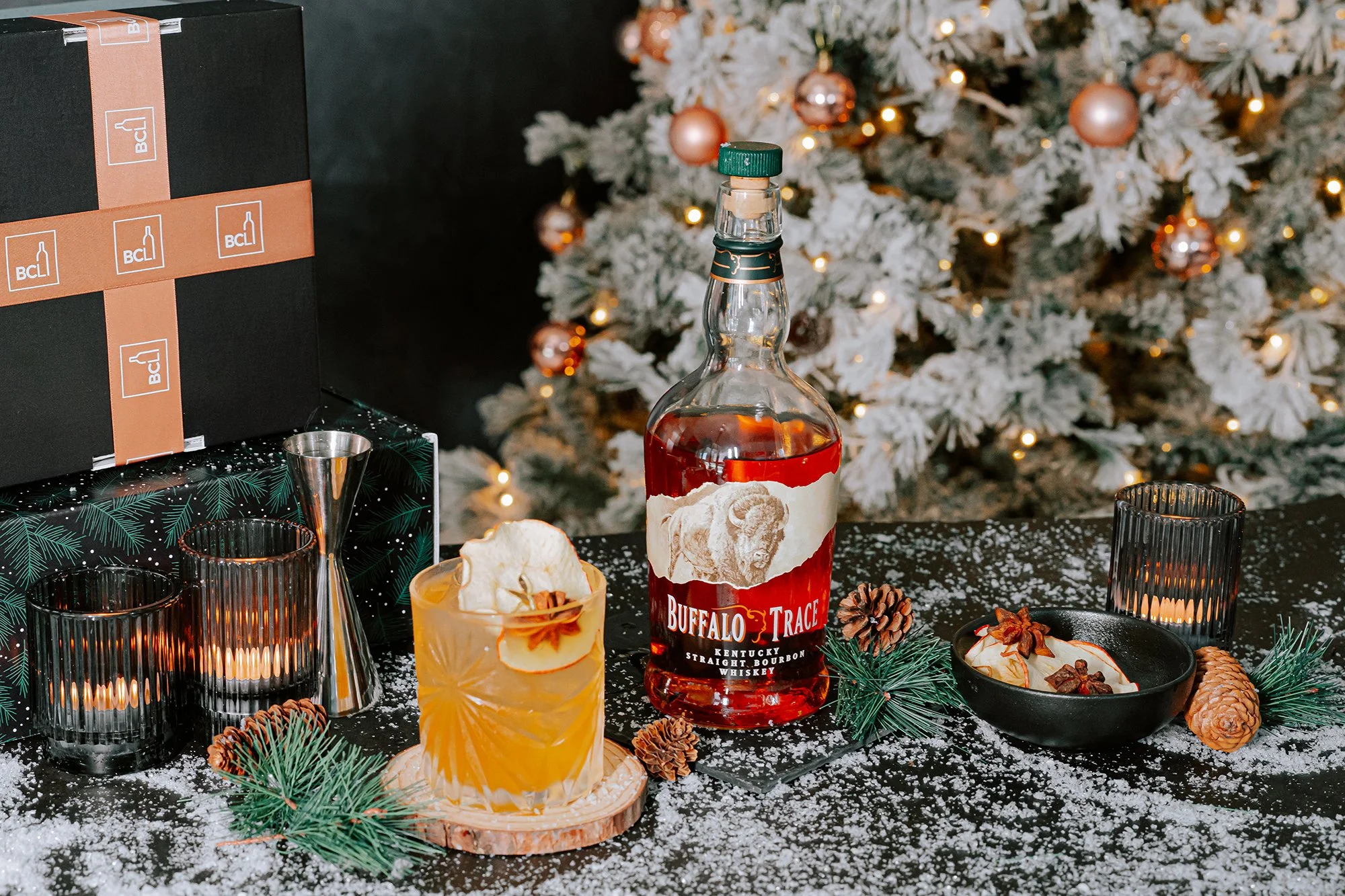 HOLIDAY COCKTAILS 5 Festive Cocktails to Impress your Friends and