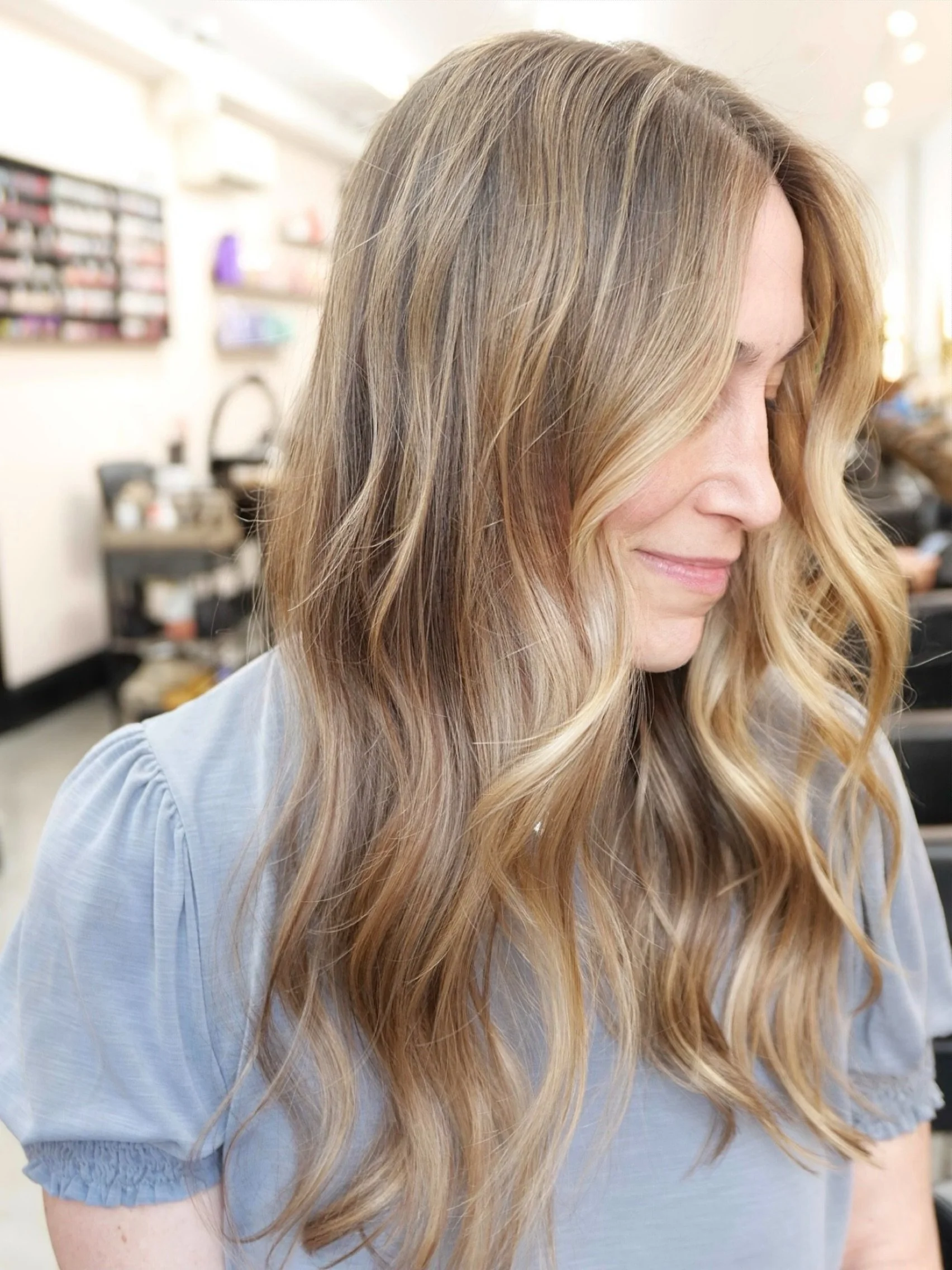 Satisfaction, but make it hair. Soft caramel blonde by @rikamorim_hairnyc

#CaramelBlonde #BlondeBalayage #LivedInBlonde #DimensionalBlonde #SoftBlonde