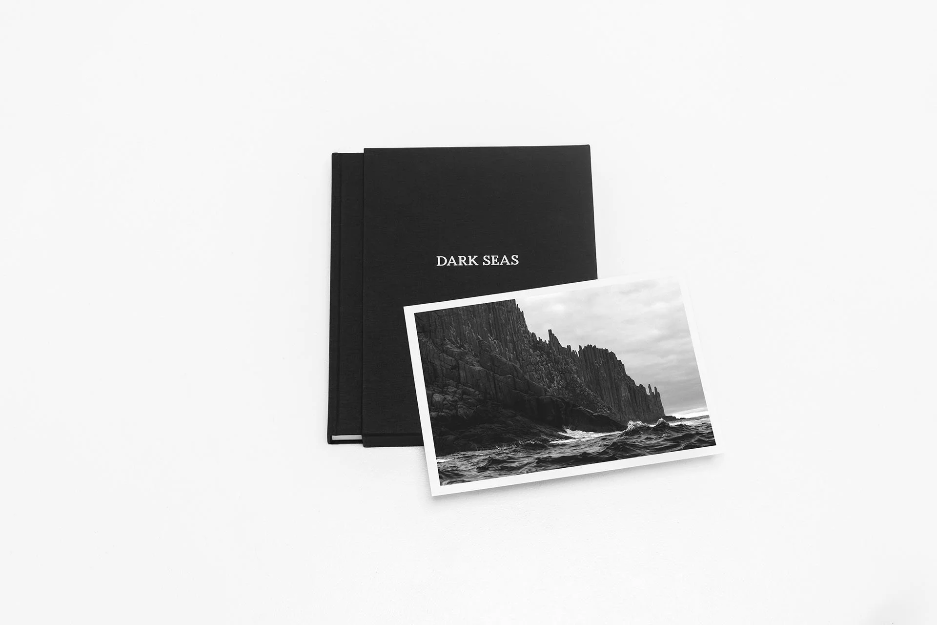 DARKSEAS_CollectorsEdition(DarkCape).jpg