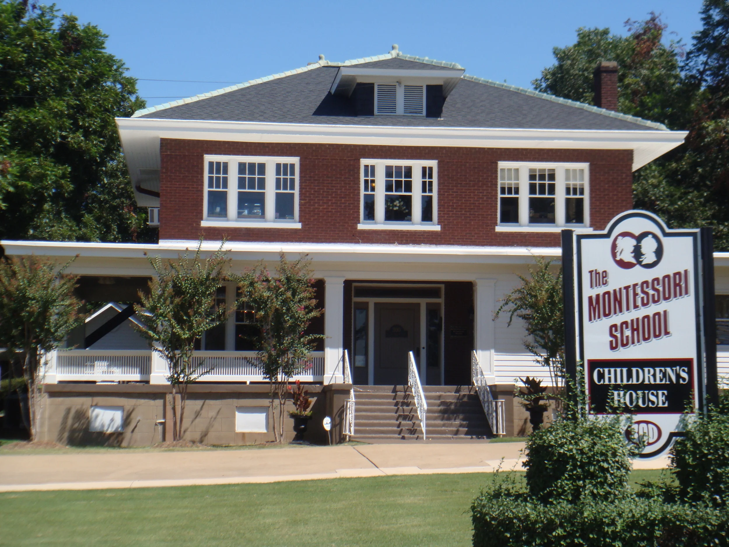 Montessori School on Nettleton