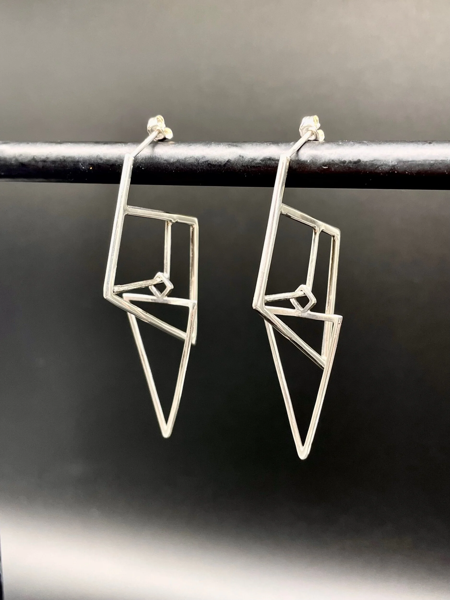 6A730E9B-60B4-4998-91DA-09332E1A545B