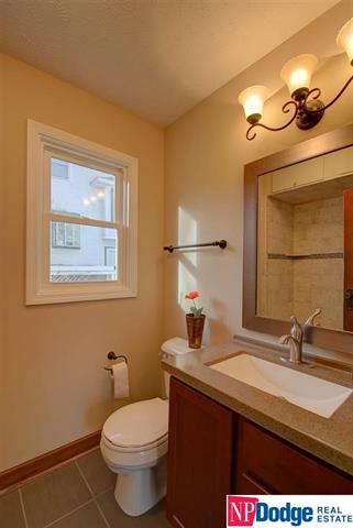 main bath.jpg