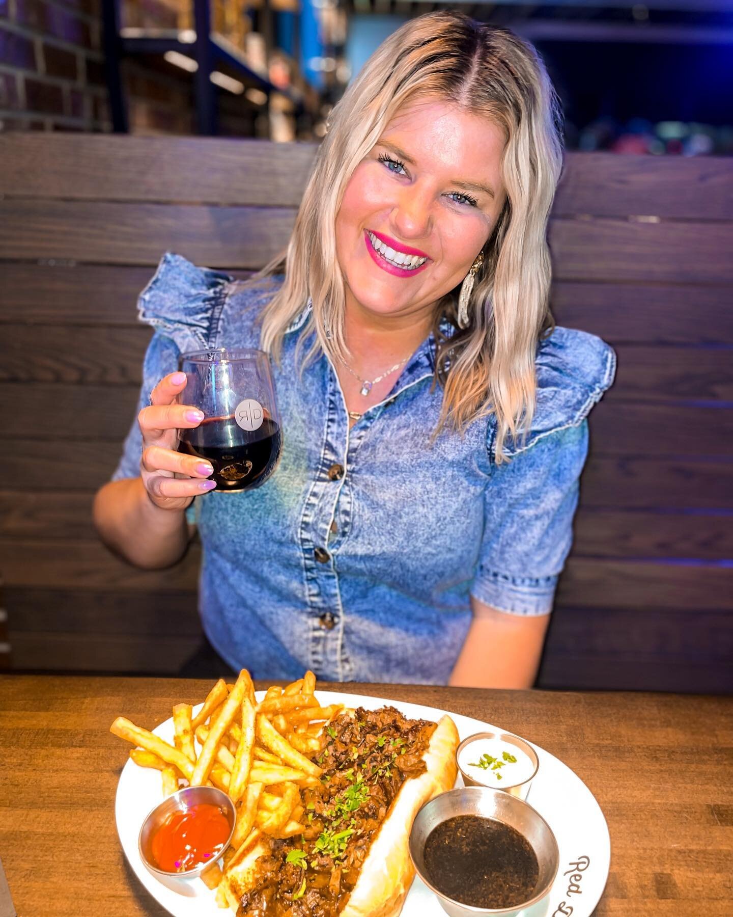 Happy Birthday to @RedDoorGrillKC 🥳

Red Door is celebrating 10 Years of being your best little upscale neighborhood joint in Kansas City and in honor of this BIG birthday celebration I am teaming up with them to gift six lucky winners (one for each