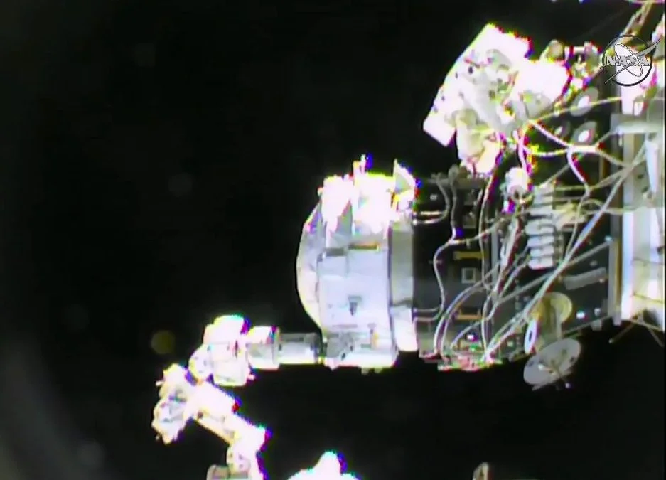 Installation of IDA-2. Photo Credit: NASA