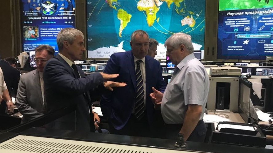 Moscow ground controllers discussing the leak