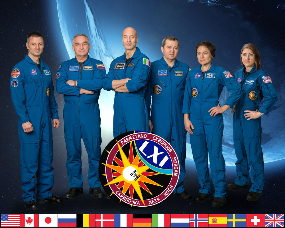 Expedition_61_crew_portrait.jpg