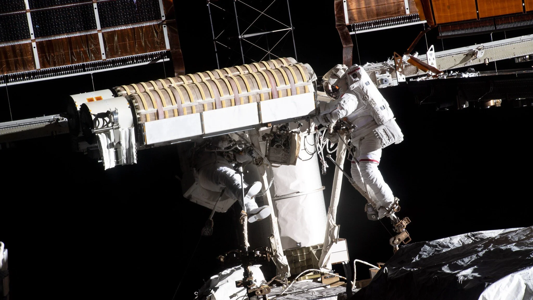 Problems prevent astronauts from deploying new solar array