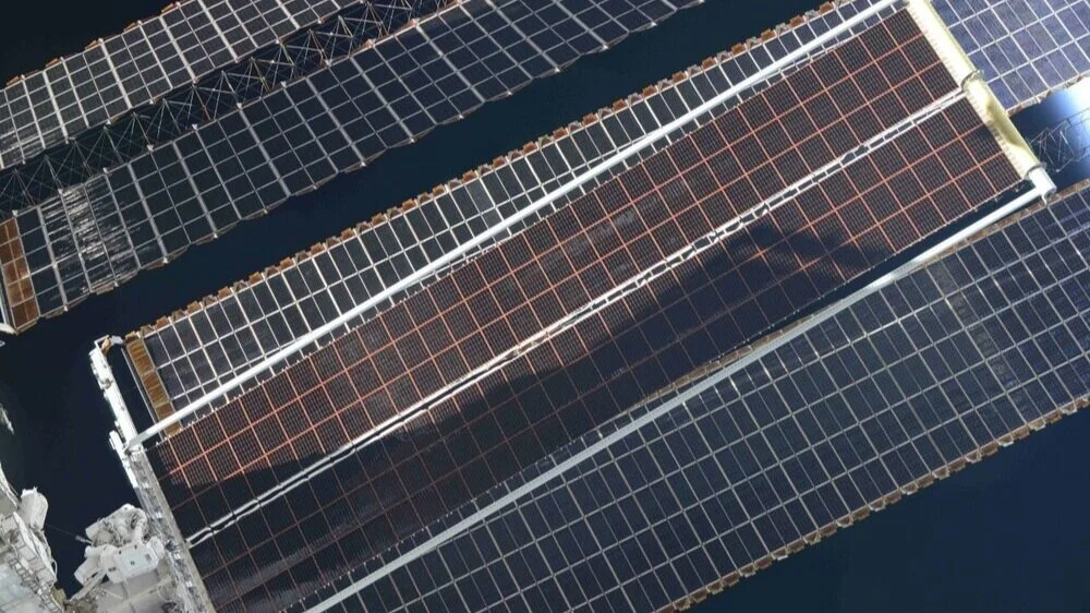 Astronauts finish deployment of 1st ISS roll-out solar array