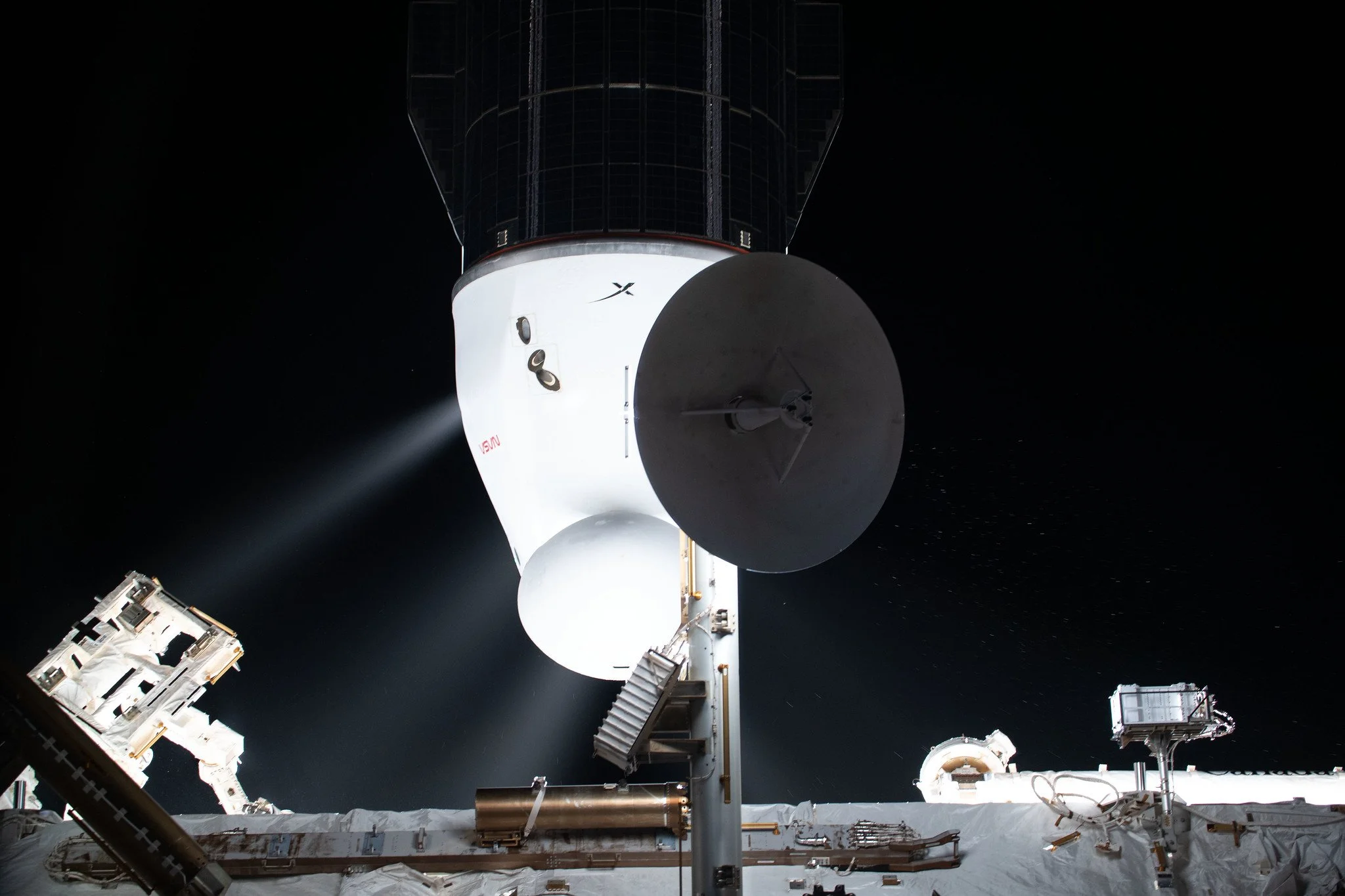CRS-24 Dragon arrives at space station with supplies