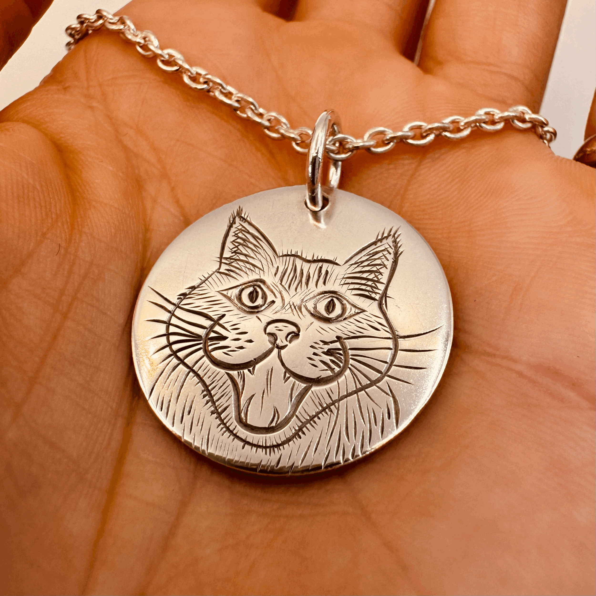 KITTY CAT NECKLACE