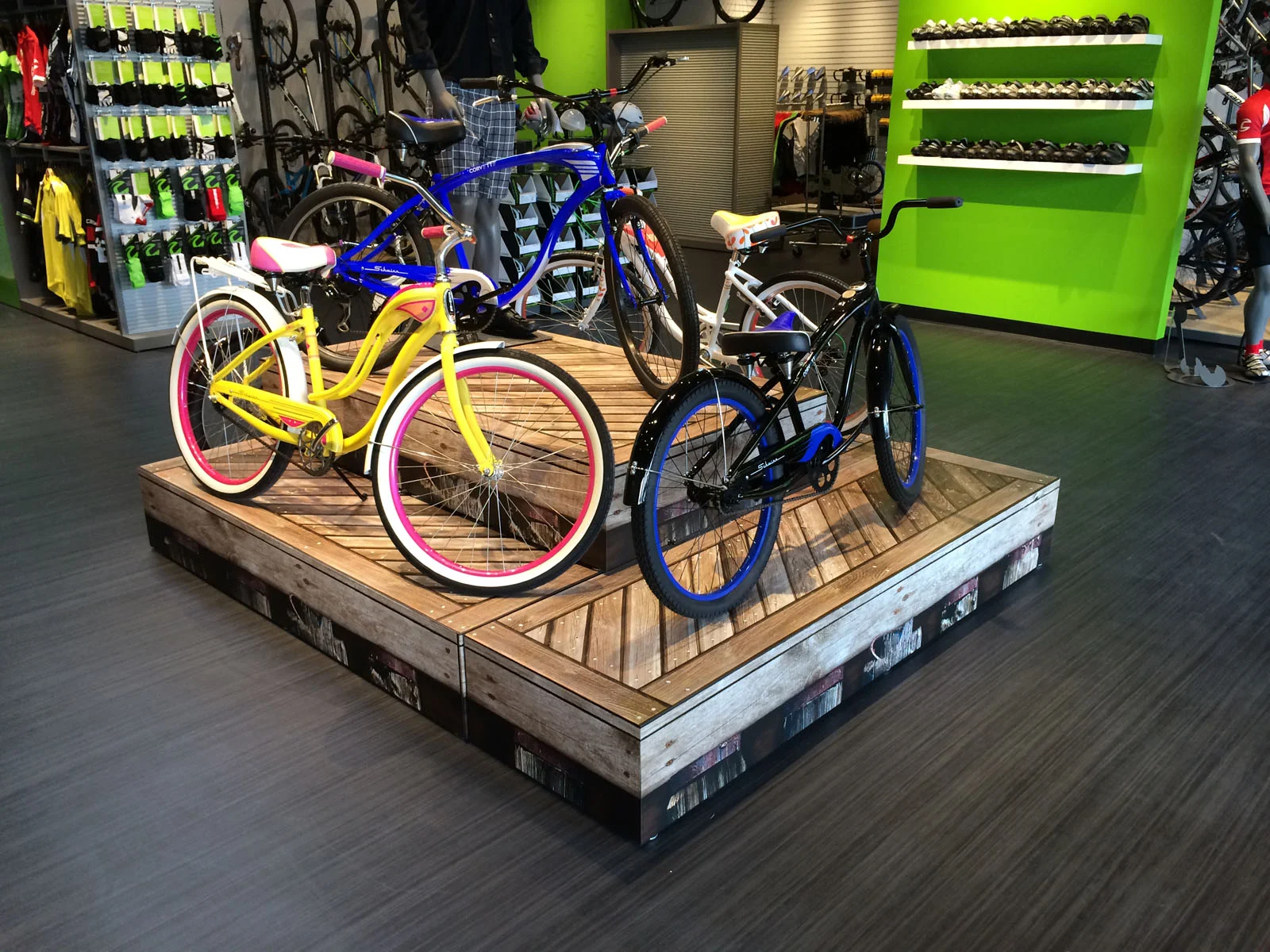 Cannondale Sports Schwinn Display