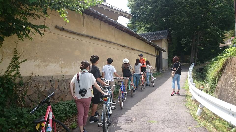 土塀が教える歴史 The story this earthen wall tells...