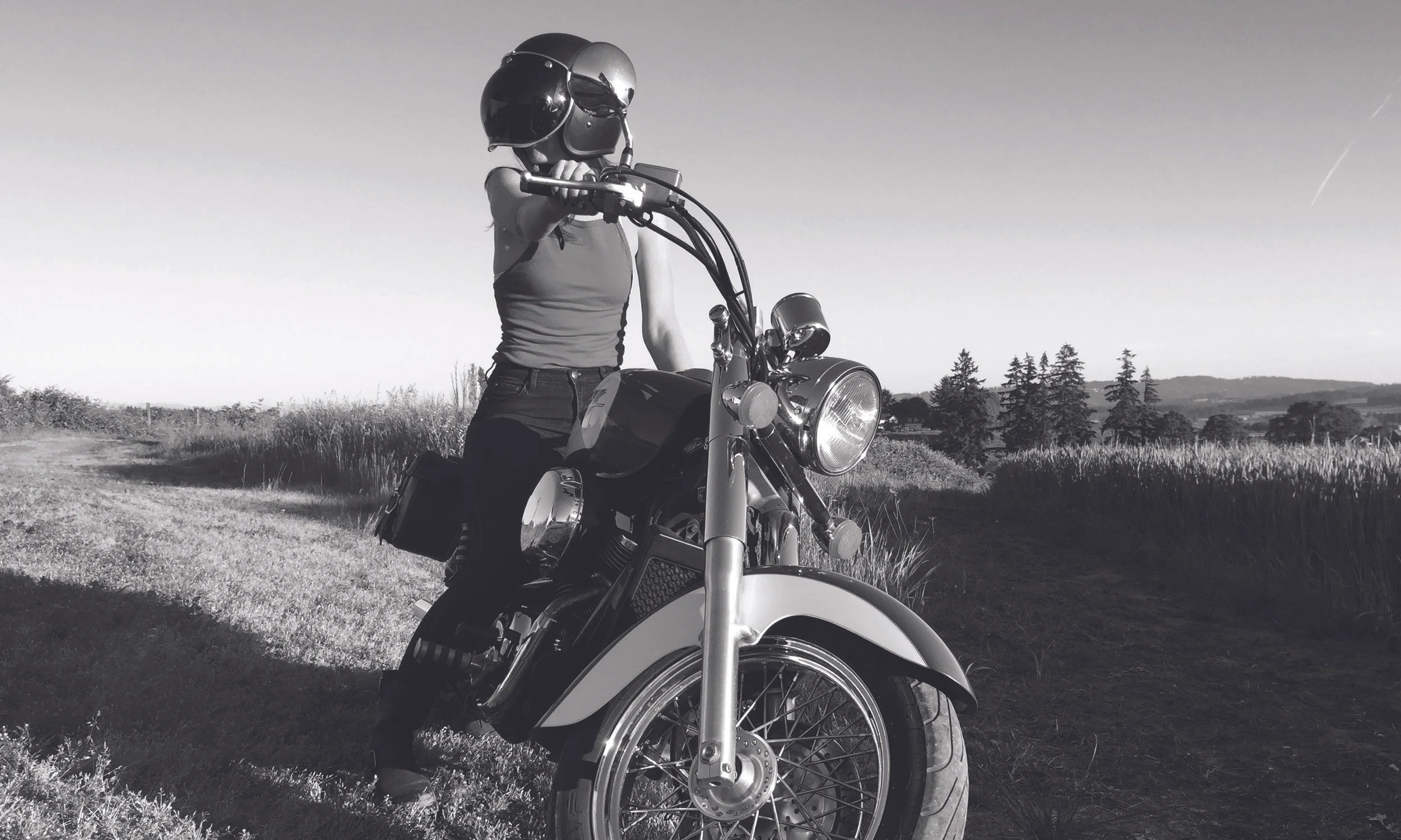 Hardtail Brandbook back.jpg