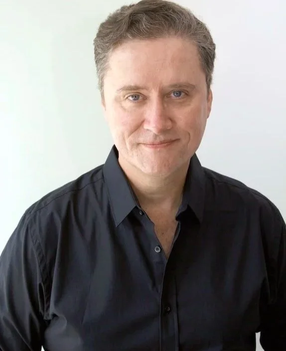 Richard Fidler portrait photo, presenter of 'Conversations', author of 'Ghost Empire', 'Saga Land', 'The Golden Maze', 'The Book of Roads & Kingdoms'.