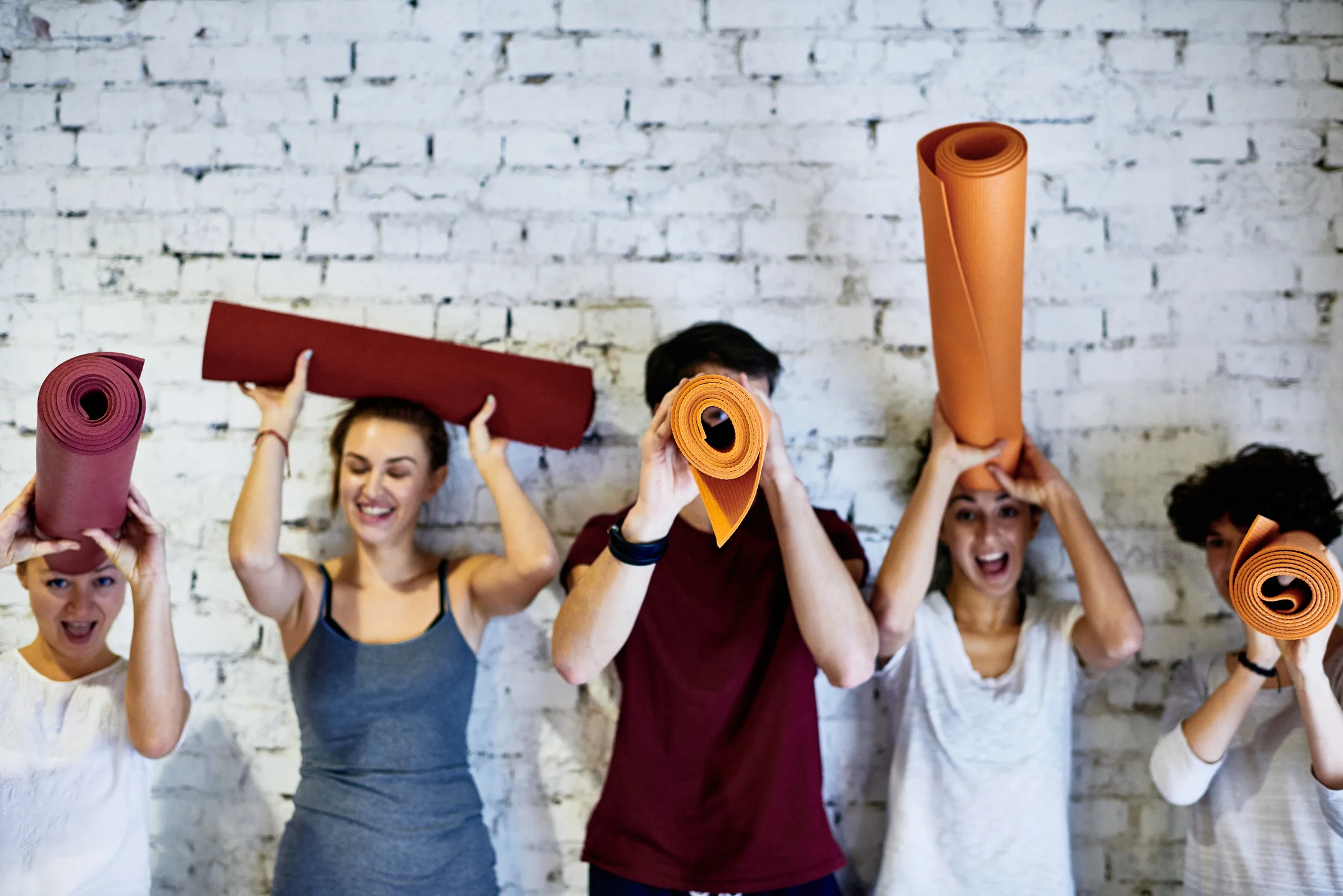 10 reasons to practice yoga if you work in an office: shifting from distress to de-stress