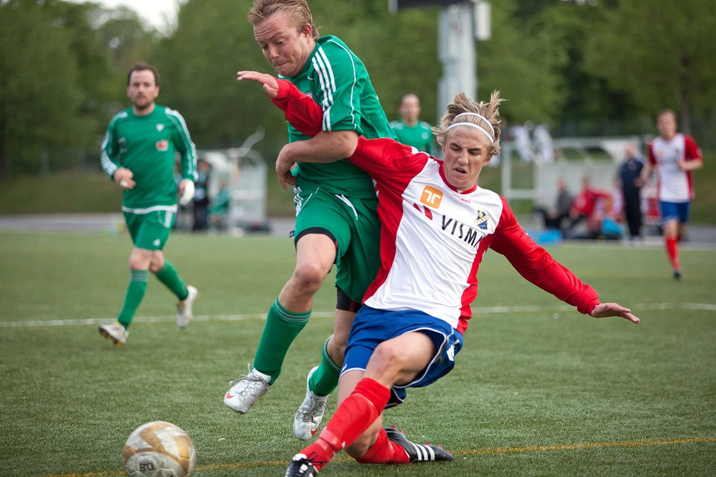 Legende trapper ned