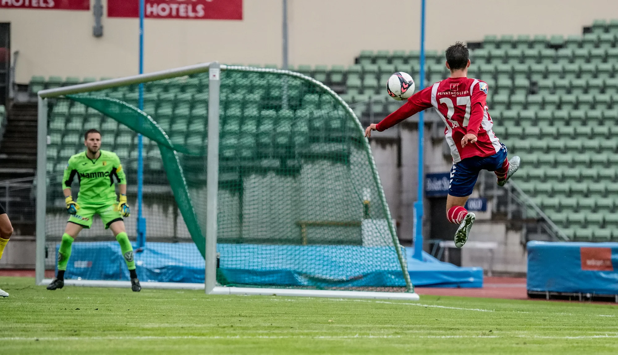 FB_Lyn-Raufoss2_1-0_2017_LarsOpstad_056.jpg
