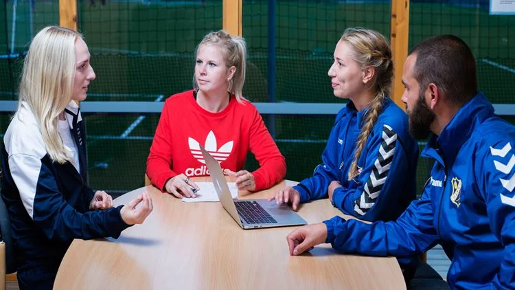 Lyn tester fysisk form på NIH