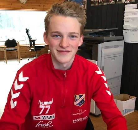 Mikkel Tveiten tas opp i a-stallen