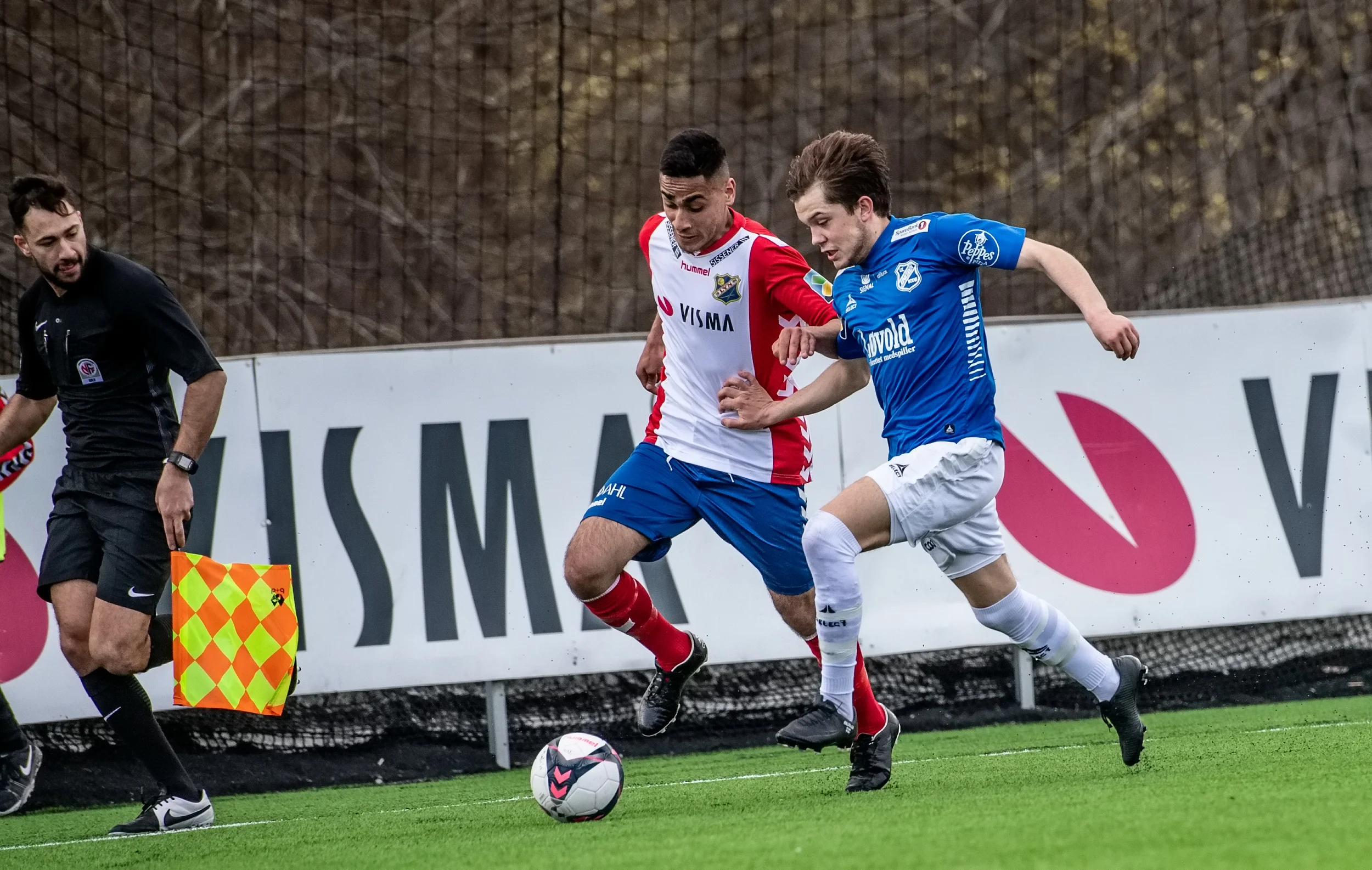 Adil Zahid debuterte fra start med mål og målgivende (foto: Lars Opstad)