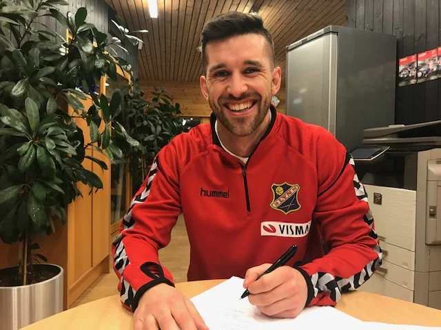 Dobbel signering på Kringsjå