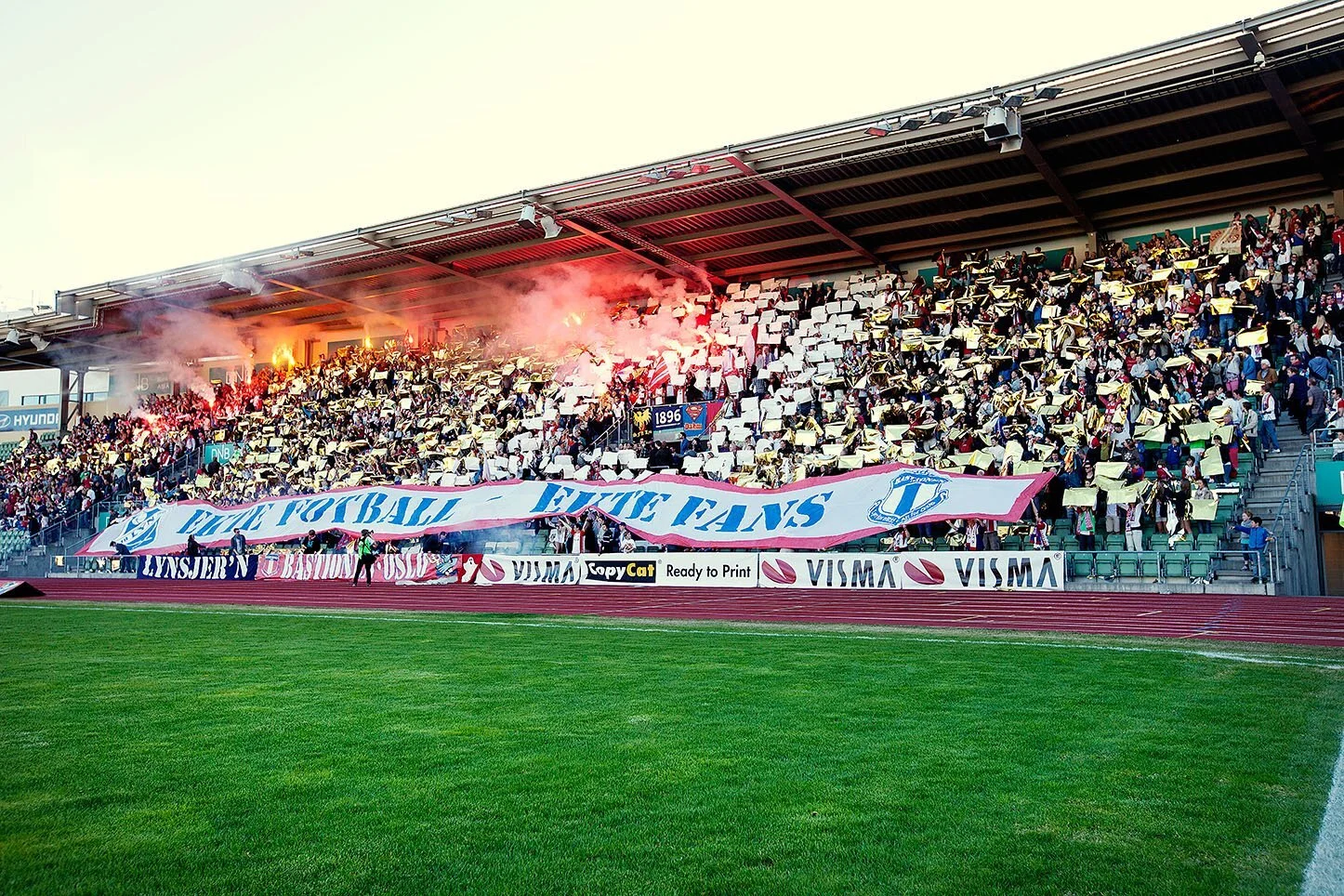 L&oslash;rdag 10. juni, kl. 18.00
📍 Bislett stadion
⚽️ Lyn 1896 FK - Tr&aelig;ff

Vi inviterer til folkefest p&aring; Bislett for &aring; hylle verdens beste Bastionen. V&aring;re kj&aelig;re, trofaste supportere gjennom 30 &aring;r, som gang p&arin