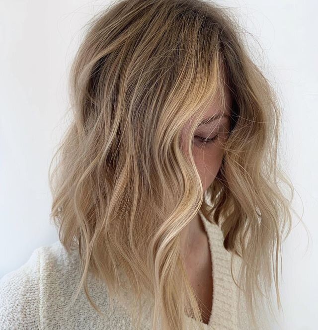 To all our balayage beauties out there... tag us in a photo or IG story of how your balayage is holding up since the last time we saw you. We want to see! 
Lived in color never looked better right about now! This custom lived in color is by our balay