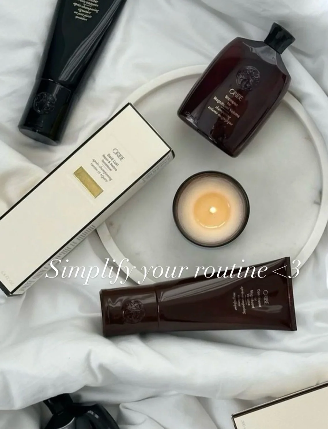 less is more!! Let&rsquo;s talk about simplifying your hair care routine!!
SHAMPOO: find a shampoo that is benefiting your hair type/ texture. Is it dry? damaged? thin? remember to only shampoo your scalp.
CONDITION: this should be restoring the mois