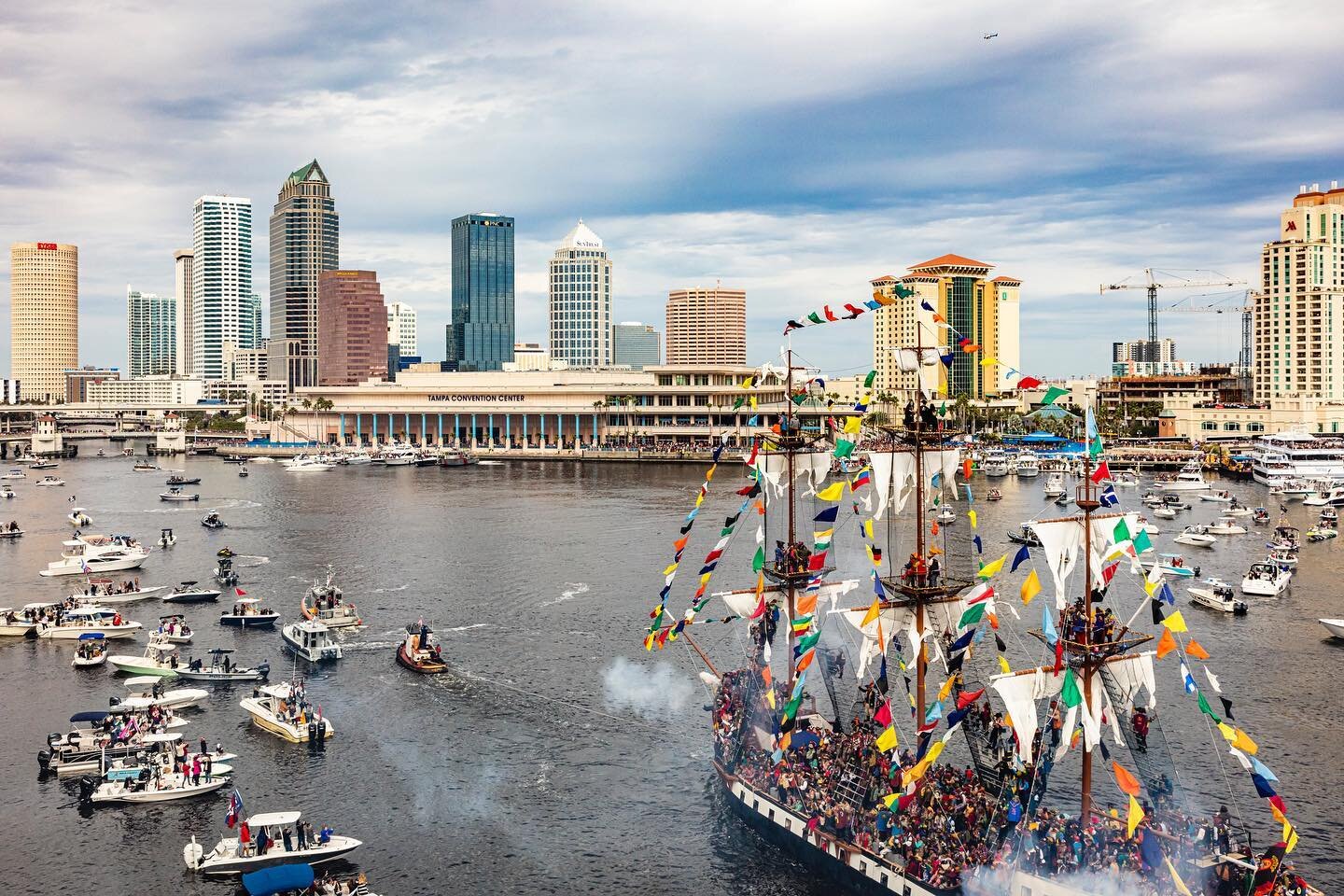 #tbt @cityoftampa Missin us some Gasparilla!  We hope everyone has a great/ safe weekend ahead! 
.
.
.
.
.
.
#gasparilla #piratelife #gasparillainvasion #gasparillatampa #tampabay #downtowntampa #downtown #florida #floridaphotographer #saltlife #city