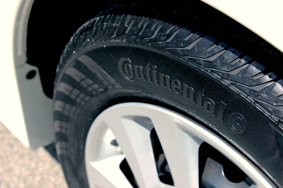 tire-885311_960_720.jpg