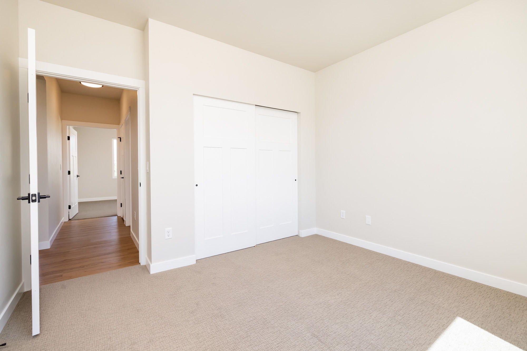 20-web-or-mls-2966 Apollo Drive-19.jpg