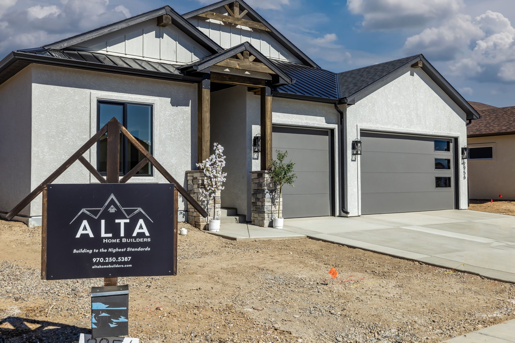26-web-or-mls-2956 Apollo Drive-26.jpg