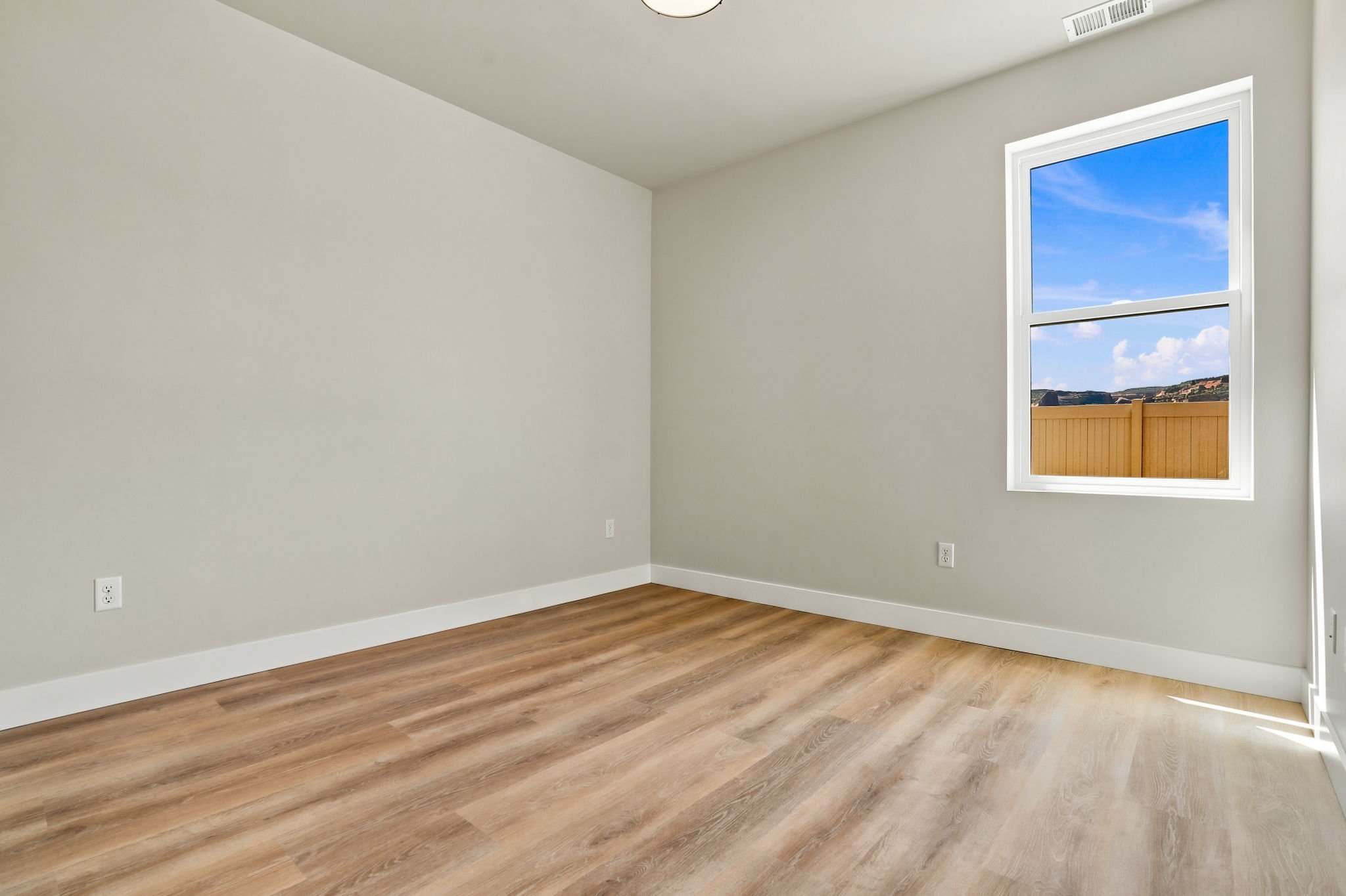 49-web-or-mls-1003 Summer Haven-45.jpg
