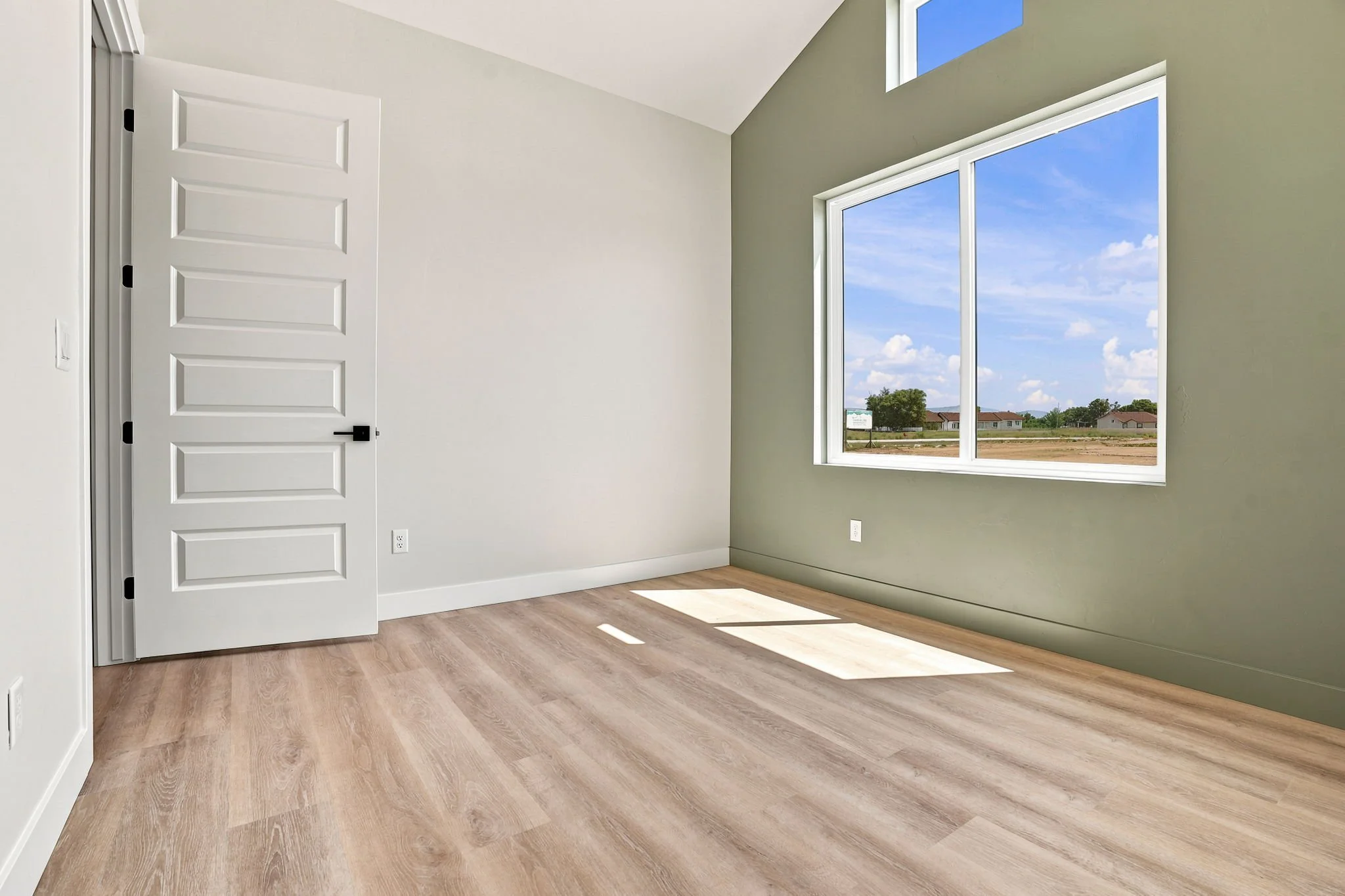 11-web-or-mls-1003 Summer Haven_Green-3.jpg