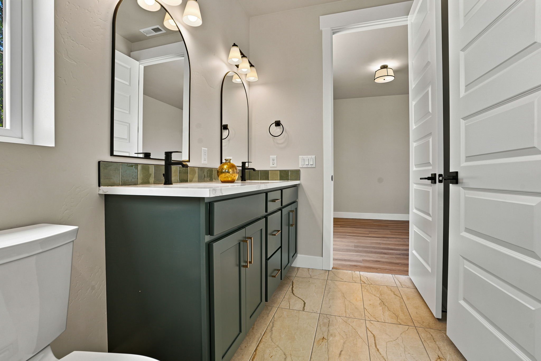 8-web-or-mls-1003 Summer Haven-8.jpg