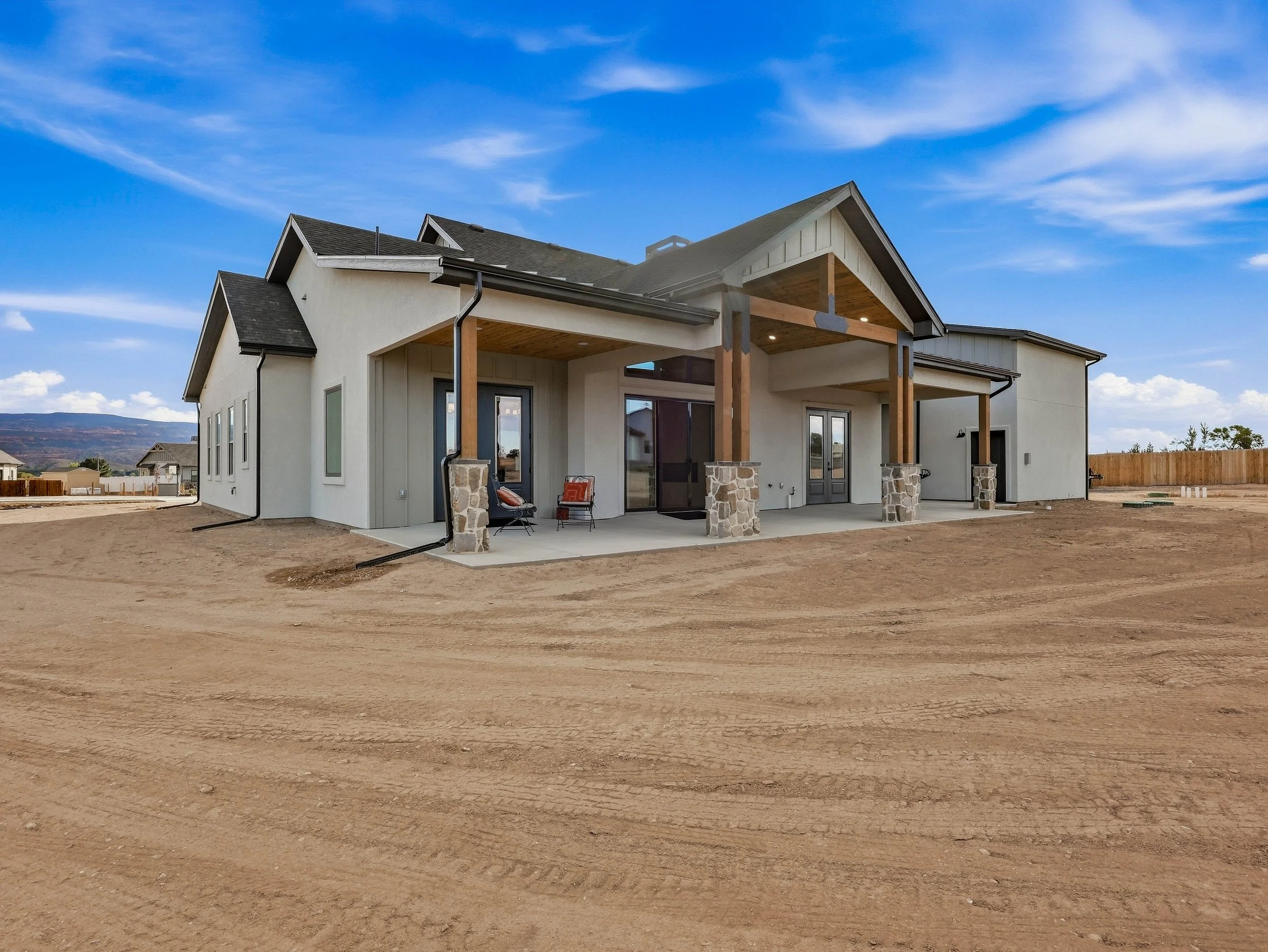 21-1670 Kangaroo Ct-21.jpg