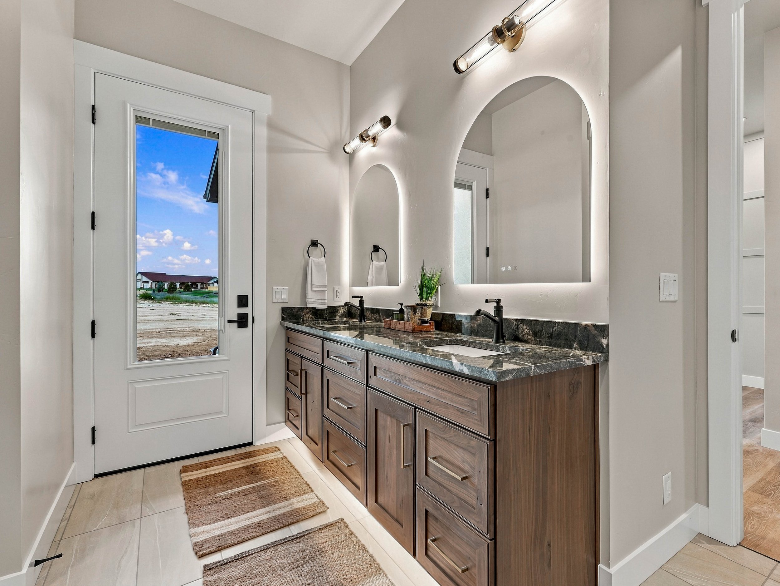 13-1670 Kangaroo Ct-13.jpg