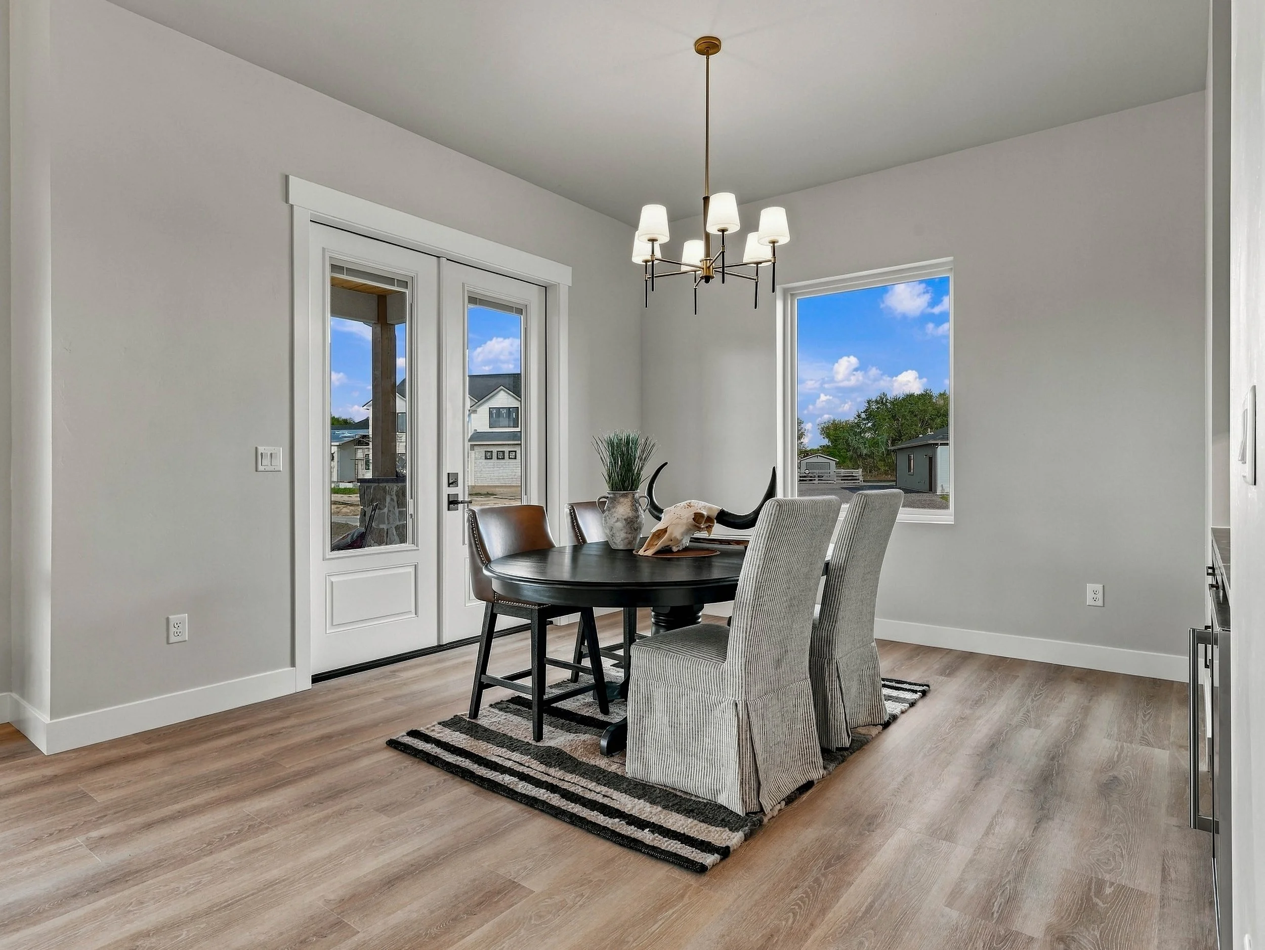 10-1670 Kangaroo Ct-10.jpg