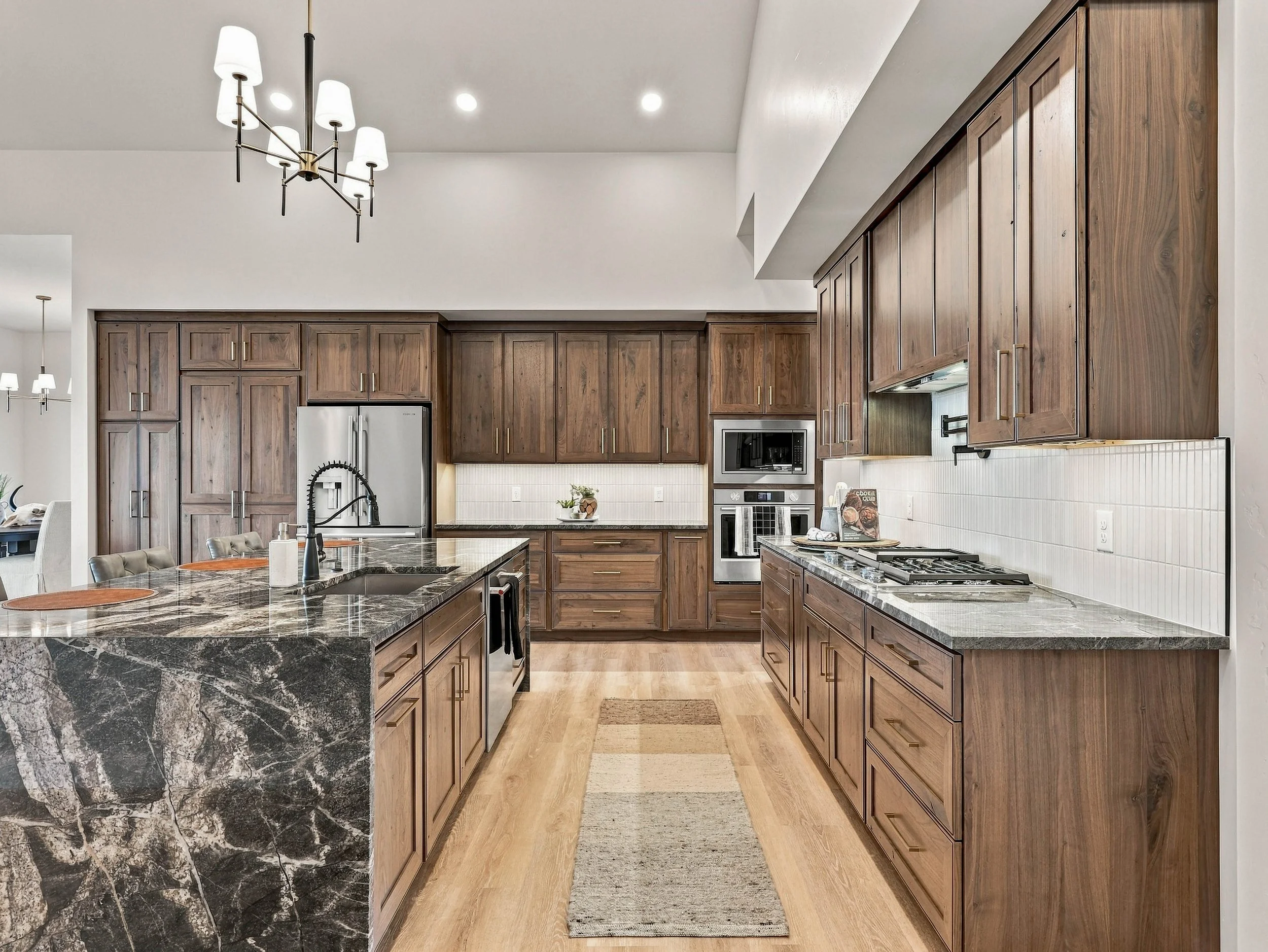 09-1670 Kangaroo Ct-9.jpg