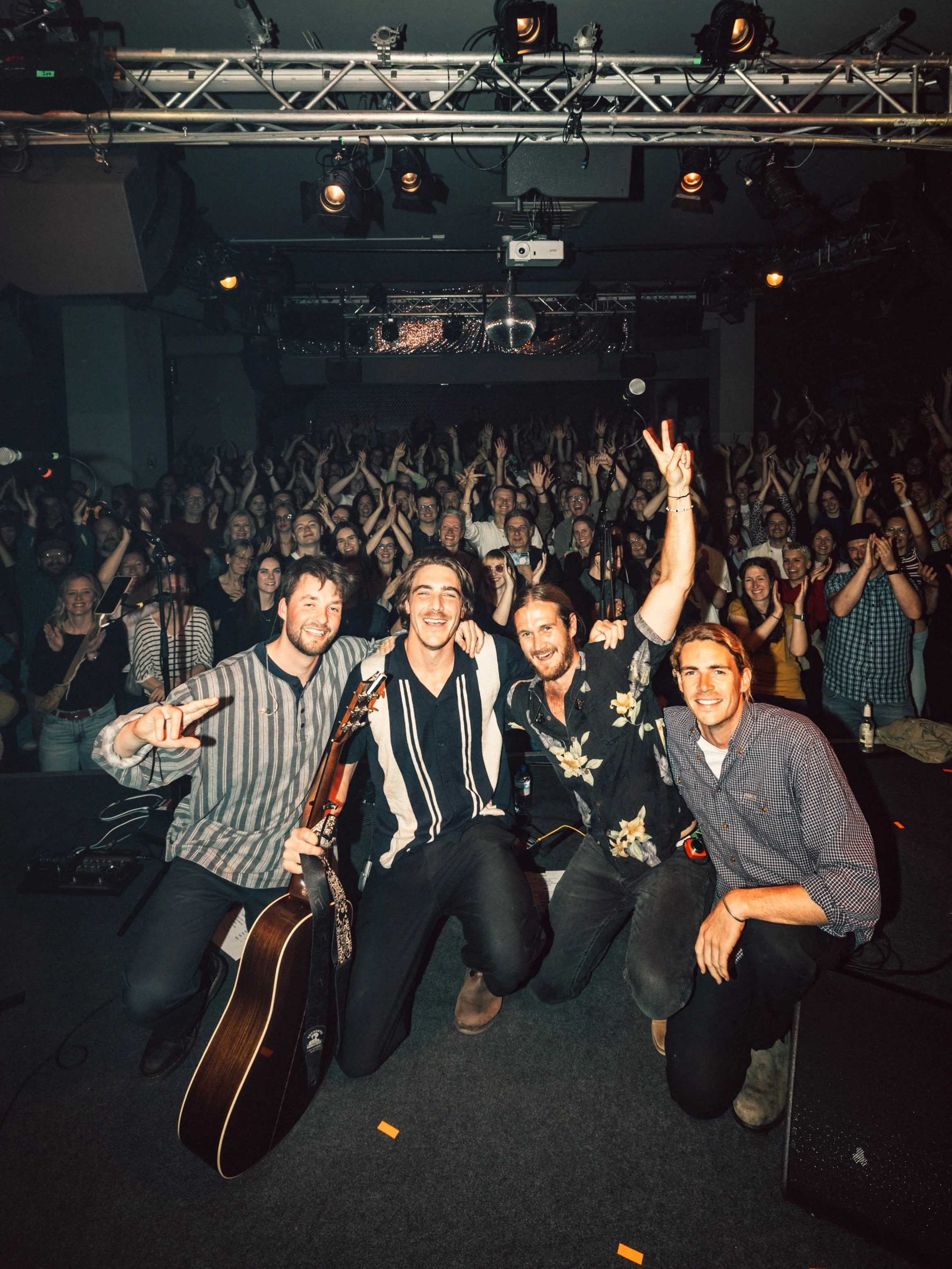 Berlin! End of 3 nights in Germany now Prague tonight. Feeling at home here as usual, maybe see ya in a year or two? 

Photos by the amazing @paulinebo.de was such a treat to have her with us for the night 🙏🏼❤️

#livemusic #folk #germany