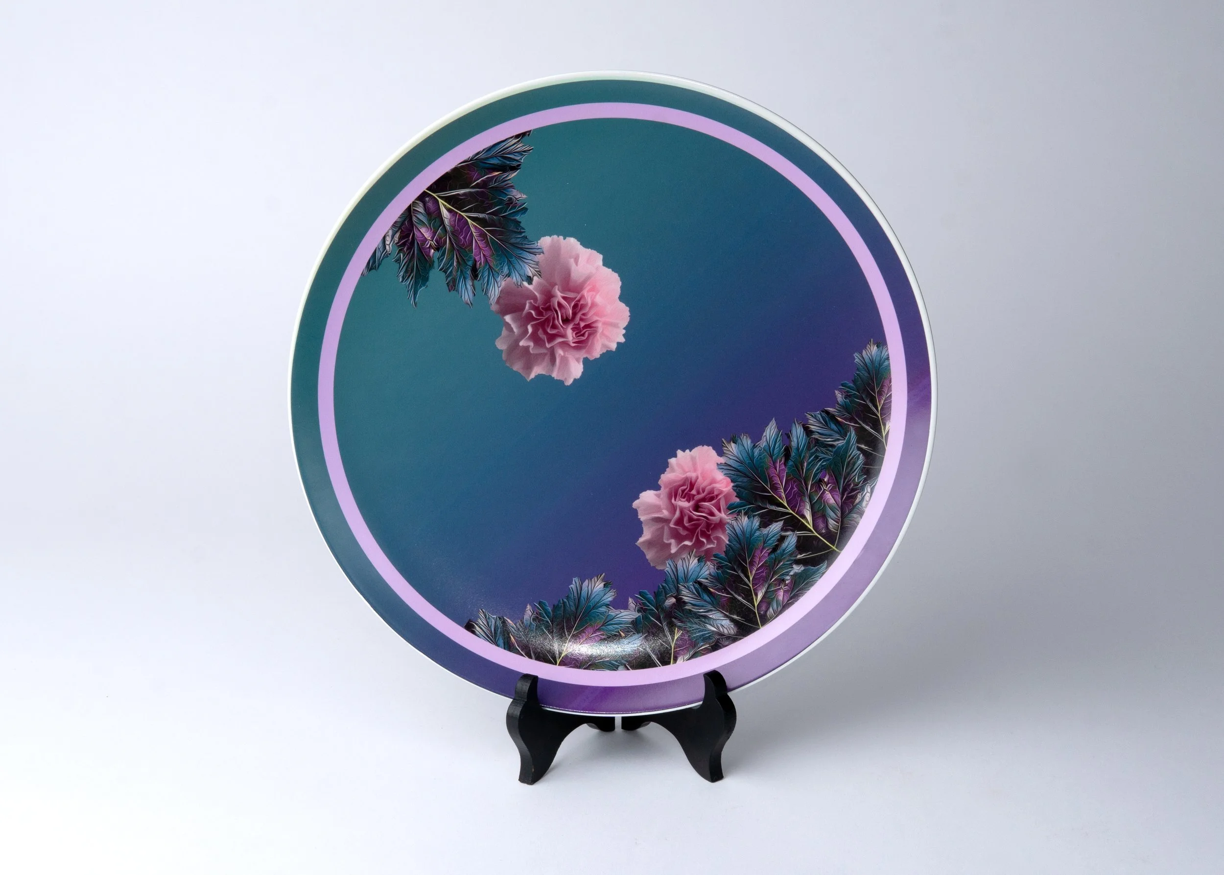 "Connection" (Plate), 2022 by Niomi "Moss" Fawn