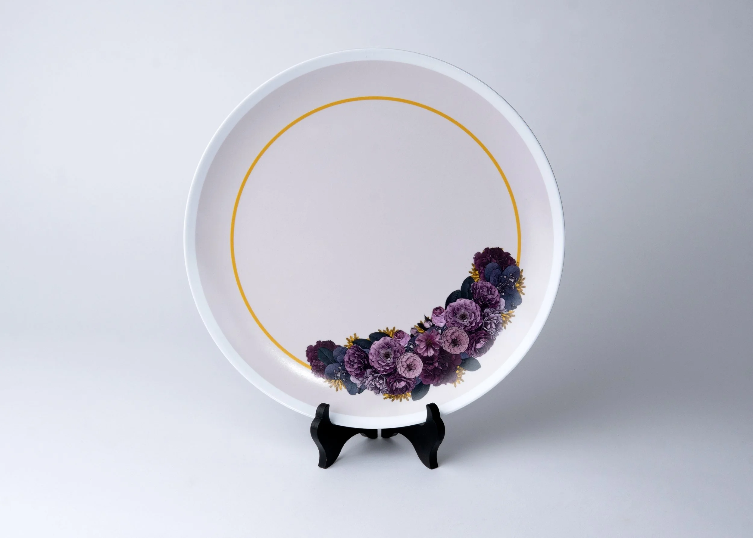 Splendor (Plate), 2022 By Niomi "Moss" Fawn