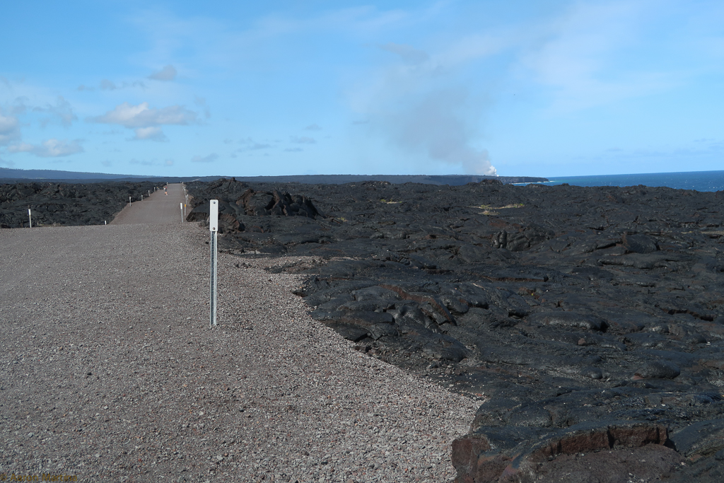The hike to the current lava outflow