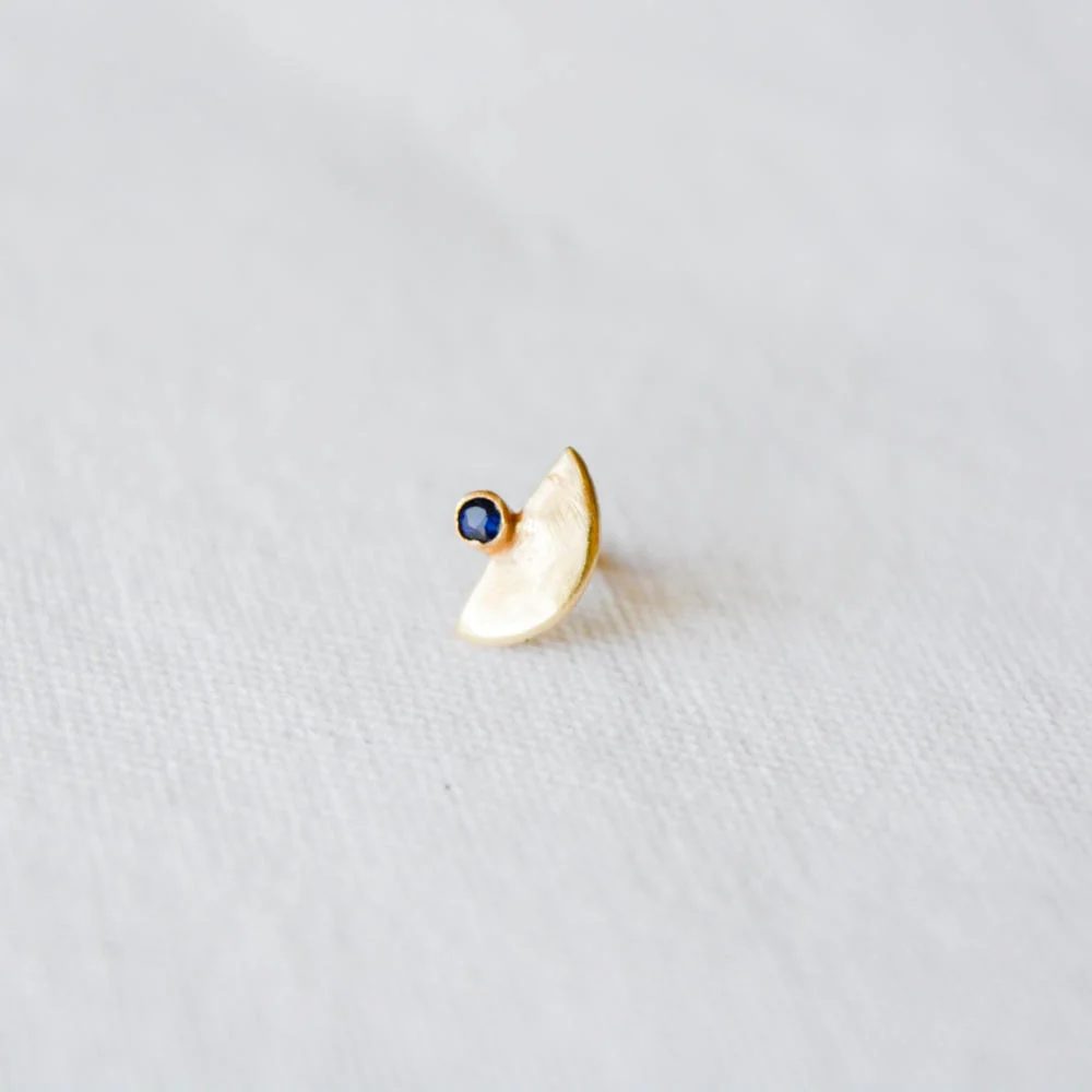 halfshieldsapphire (1 of 1).jpg