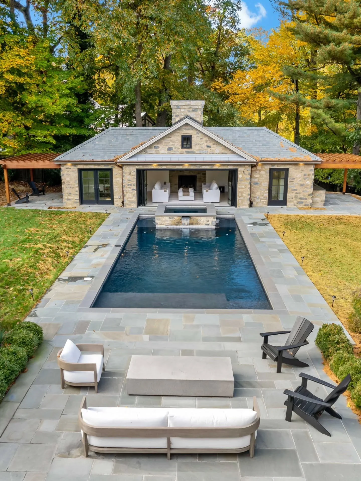 Pool house vibes as we hold onto summer a little longer.

Architect: Cunningham Architecture 
Builder: Blake Development
Photographer: ET Creative

#cunnarch #youneedanarchitect #philadelphiaarchitect #mainlinearchitect #poolhouse #customhomes #summe