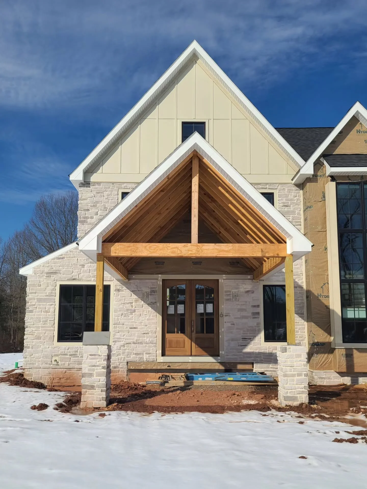 Snowy construction site visit at our custom home. We're obsessed with the roof lines and how the interior is coming together. Not much longer for the final reveal!

#cunnarch #youneedanarchitect #customhomes #newconstruction #newbuild
