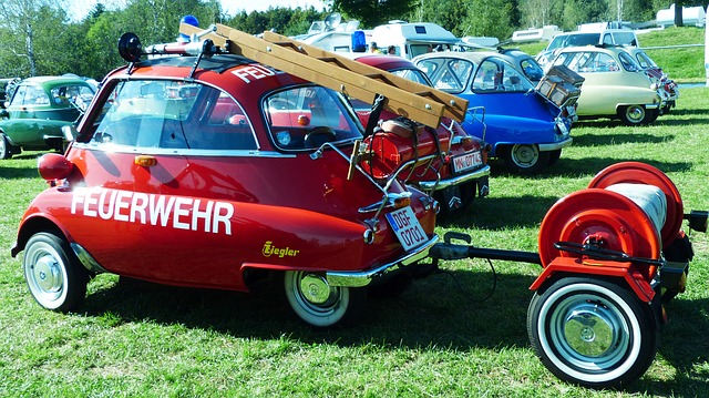 Rarity-Old-Snogging-Ball-Bmw-Isetta-Oldtimer-Fire-1752068.jpg