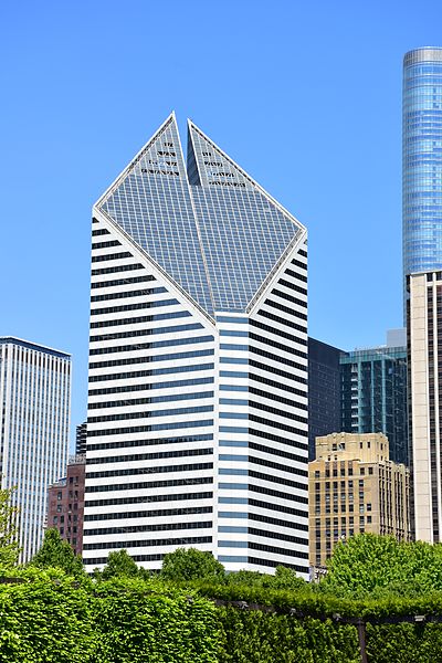 Crain_Communications_Building_in_Chicago,_May_2016.jpg